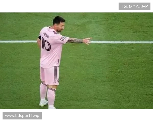 梅西全新庆祝动作引热议球迷调侃像在打网球这一幕到底啥含义呢吗